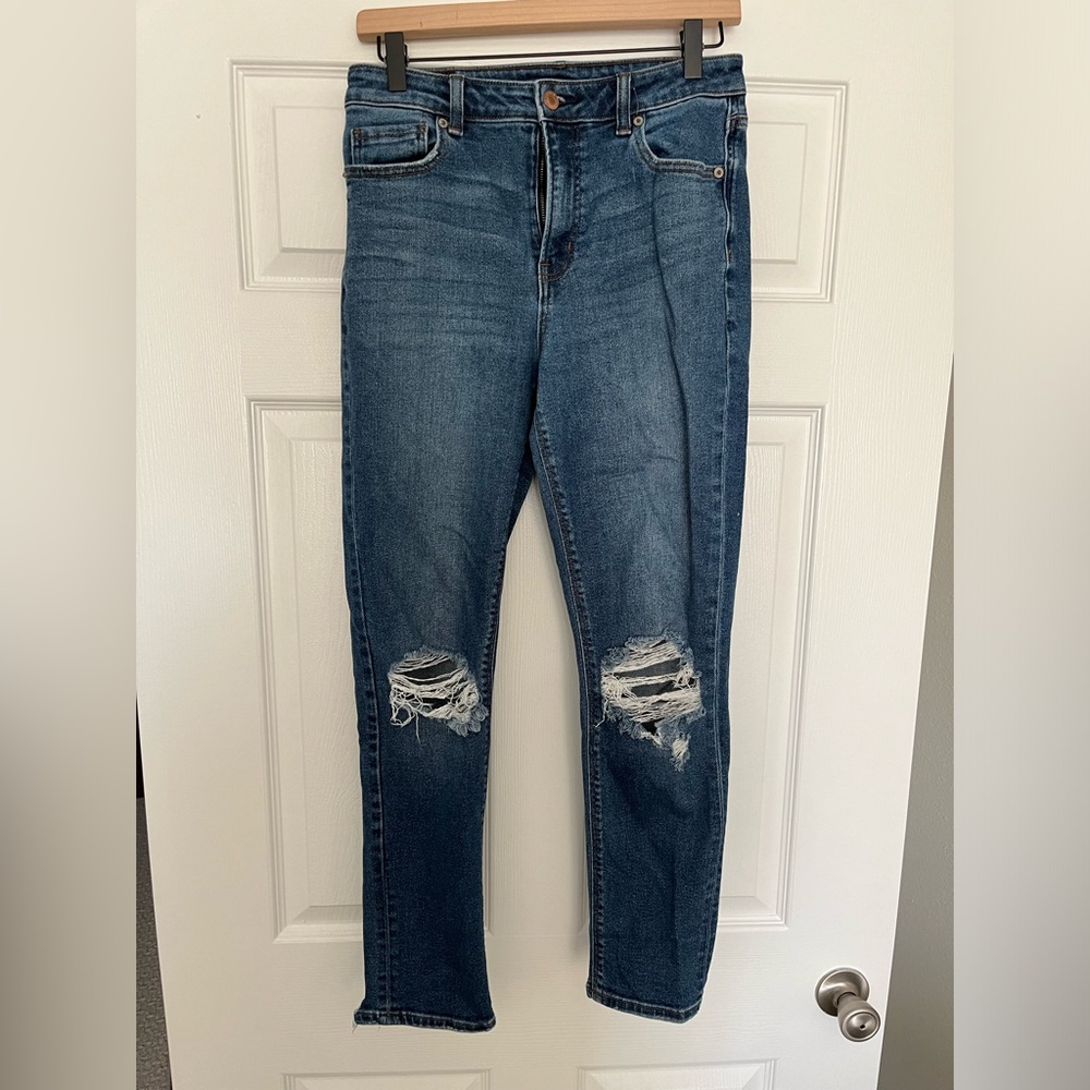 Women’s ripped jeans size 4